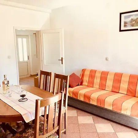 2846b Apartman Sutivan